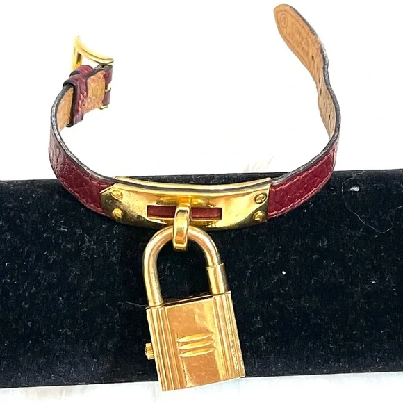 🍒Hermès Burgundy Kelly Watch